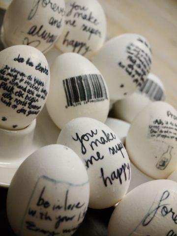 huevos decorados con marcador