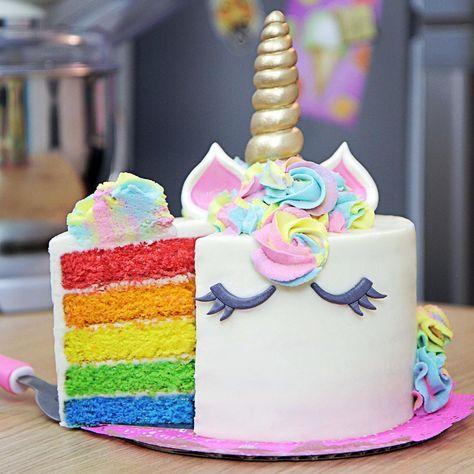 Torta arcoíris y unicornio
