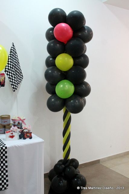 Semáforo con globos
