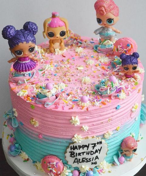 Hermosas tortas para una fiesta de LOL Surprise