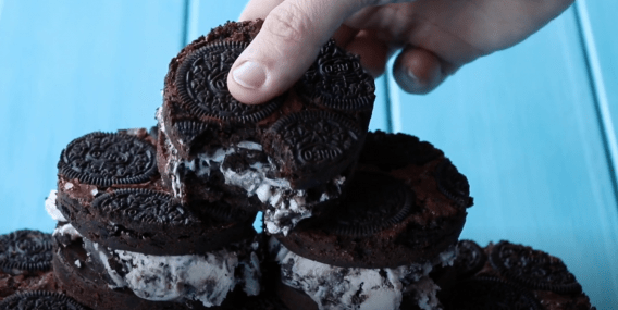 Increíble sandwich de Oreo