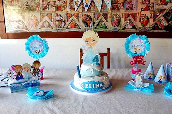 Torta y decoraciones con imprimibles frozen de Todo Bonito