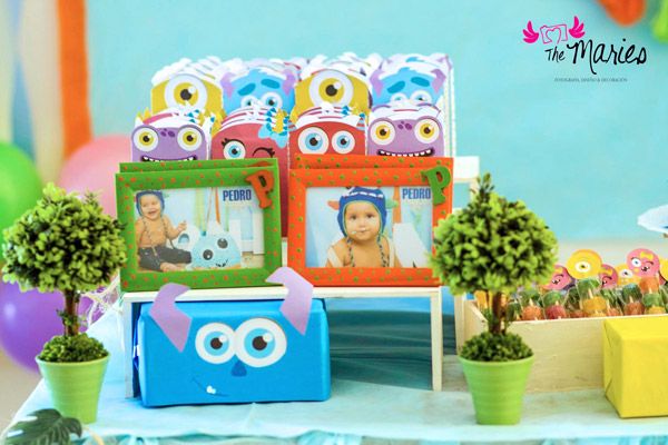 Decoraciones imprimibles con textos editables de mosntruos