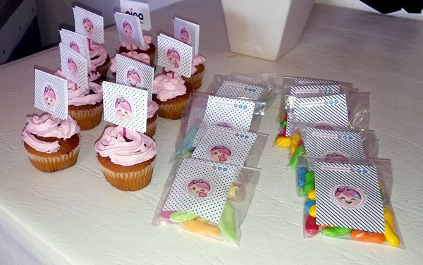 Golosinas y cupcakes con decoracíon de Nina by Todo Bonito