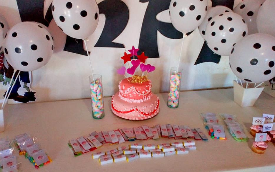 Torta y Mesa dulce con decoraciones imprimibles gratuitas de Todo Bonito