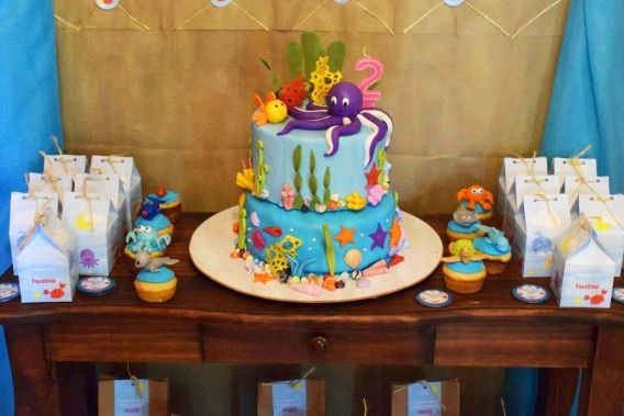 Torta y decoraciones del kit imprimible animalitos de mar de Todo Bonito