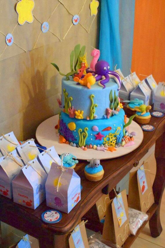 Torta y decoraciones del kit imprimible animalitos de mar de Todo Bonito