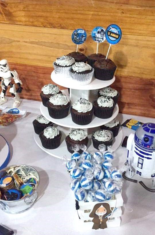 Cupcakes decorados con kit imprimible star wars de todo bonito