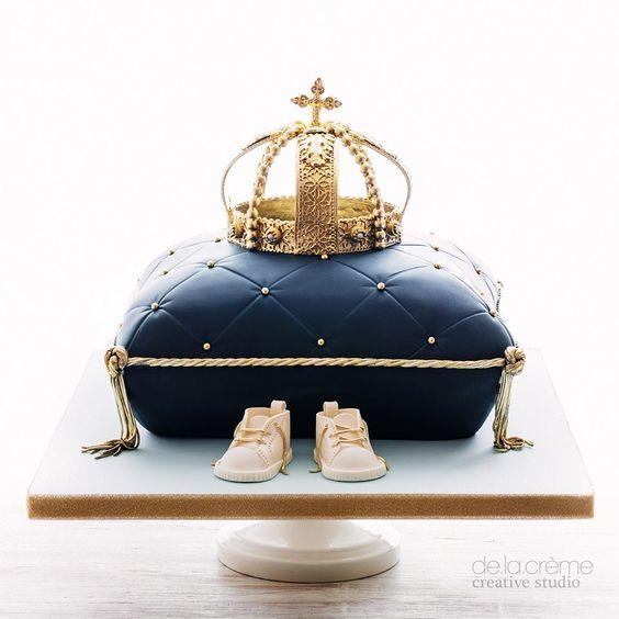 Decoración de tortas de Coronita celeste y dorado 