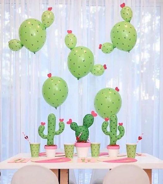 Decoración con globos para fiesta de cactus 
