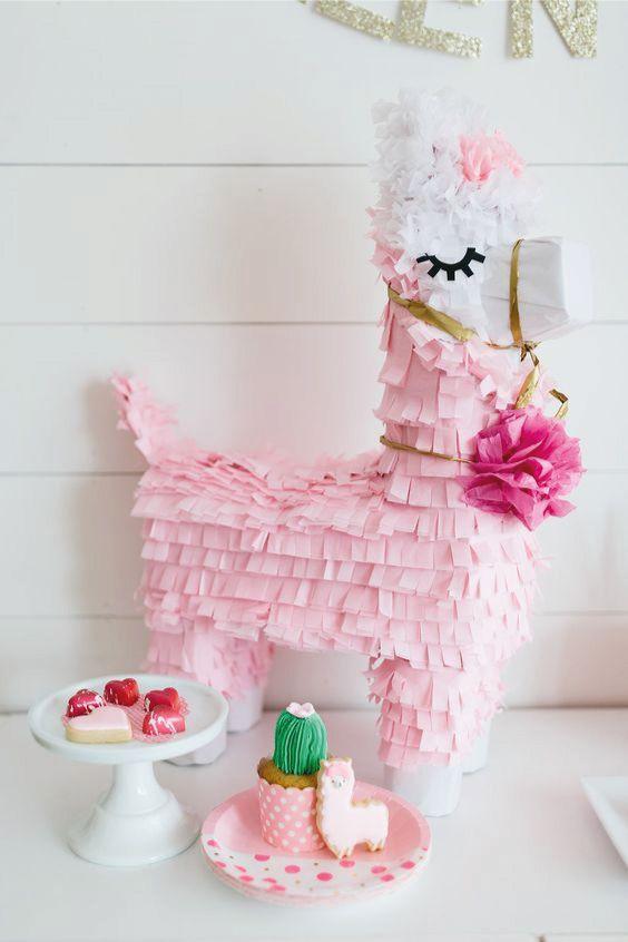 Piñata de llamas 