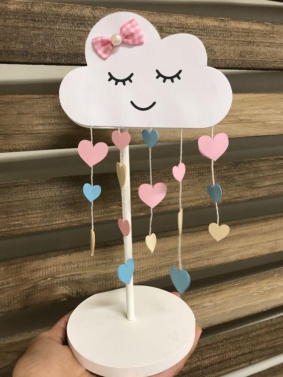 Centro de mesa nubes y corazones
