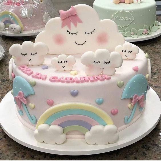 Delicada torta de cumpleaños de lluvia de amor 