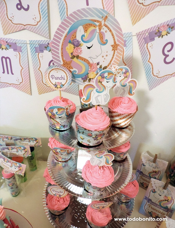 Cupcakes decorados con imprimibles Unicornios de Todo Bonito