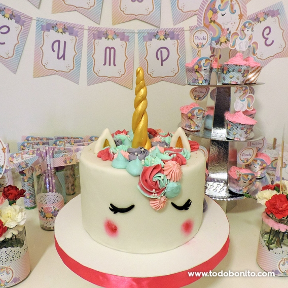 Torta y decoraciones de Unicornios de Todo Bonito