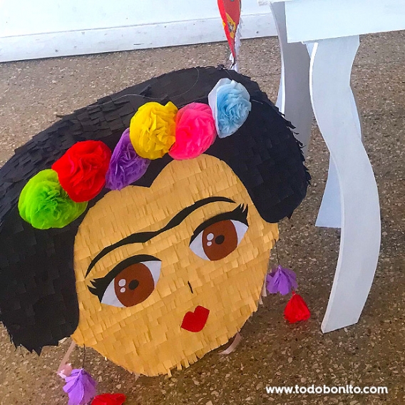Piñata de Frida Kahlo 