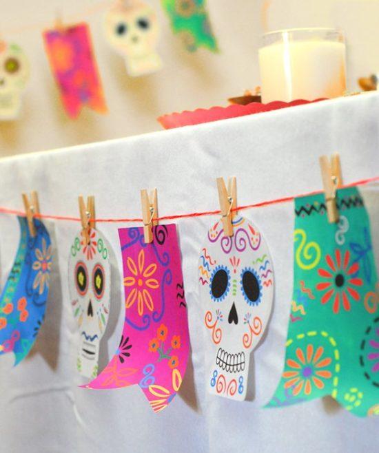 Guirnalda decorativa de calaveras 