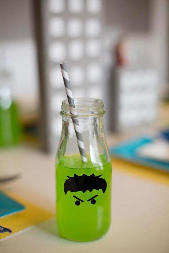 Botella decorada con Hulk 