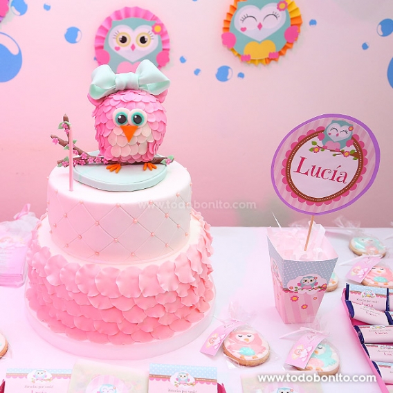 Bautismo y primer añito con buhítas en rosa