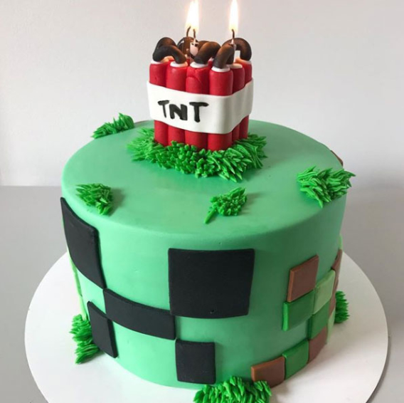 Torta de Minecraft Creeper y TNT